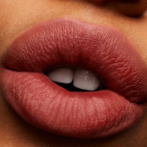 MAC Powder KISS Lipstick 916 Devoted to Chili - Picture 8 of 8